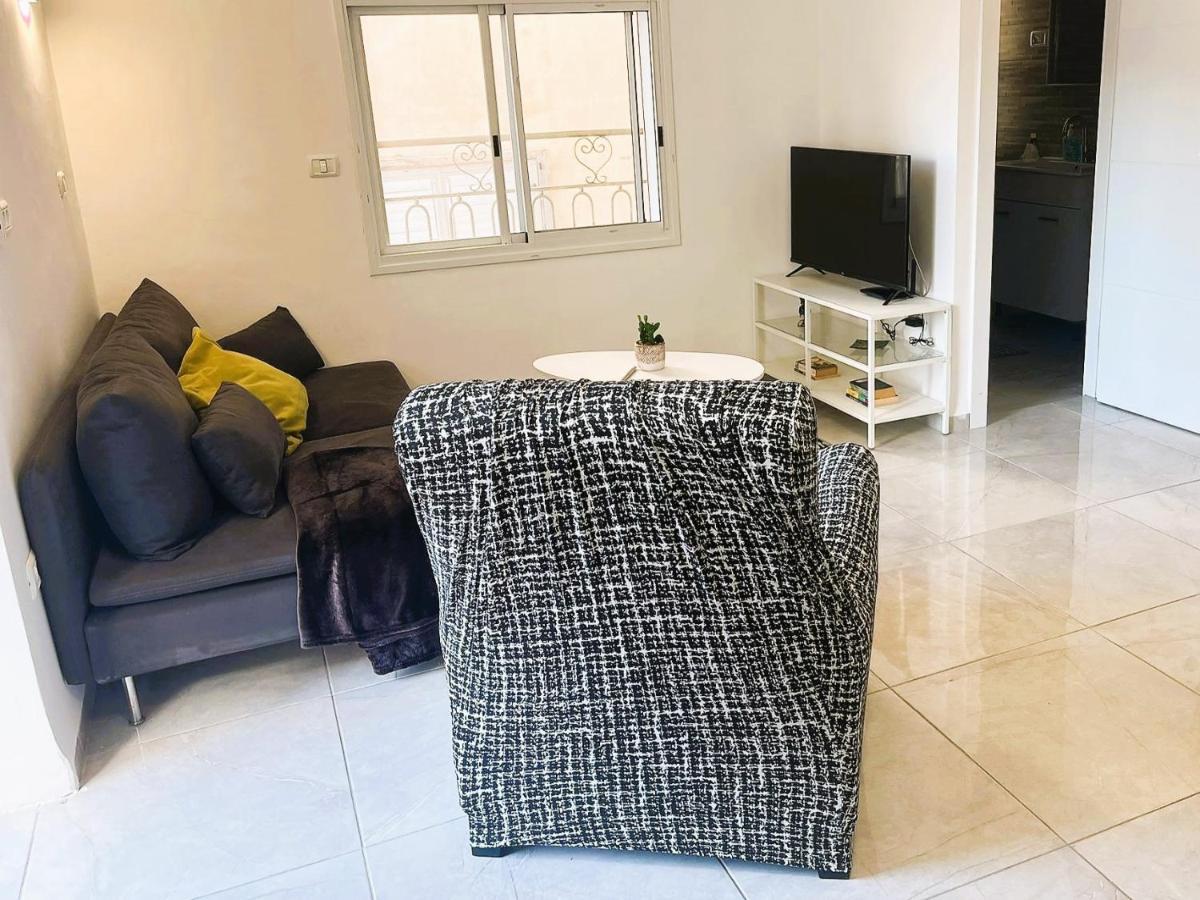 A Cozy 2Bdrm Home In Wadi-Nisnas Haifa Exteriör bild