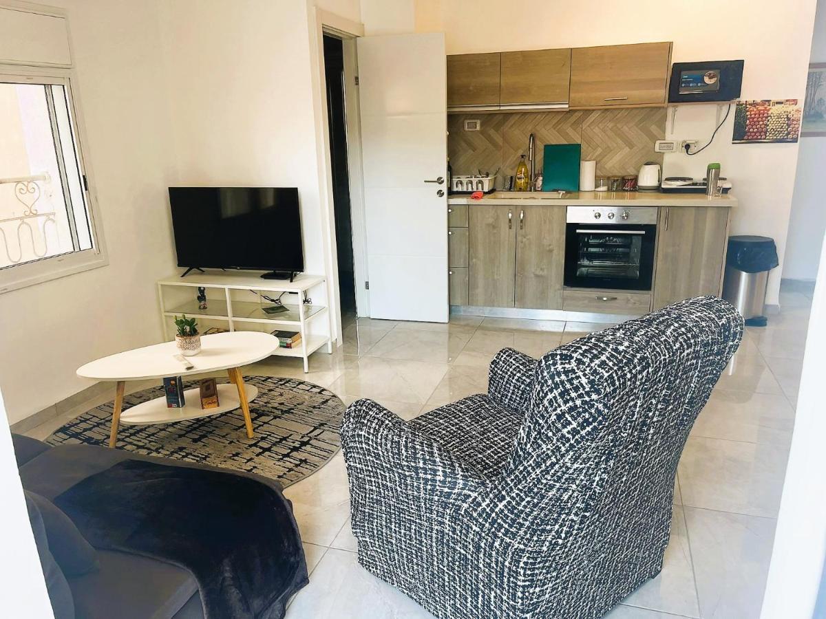 A Cozy 2Bdrm Home In Wadi-Nisnas Haifa Exteriör bild